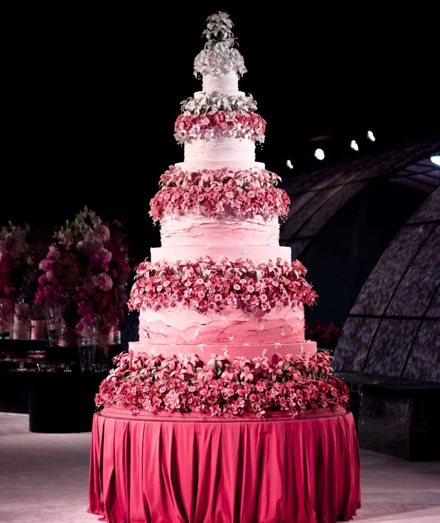 luxury wedding cake saudi Bastien Blanc tailleur scaled e1785080980871