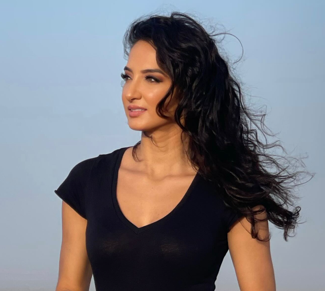 Raha Moharrak